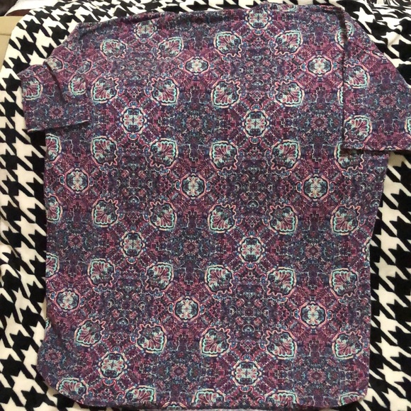 Ladies LuLaRoe “Irma” Hi/Lo Top - Picture 9 of 10